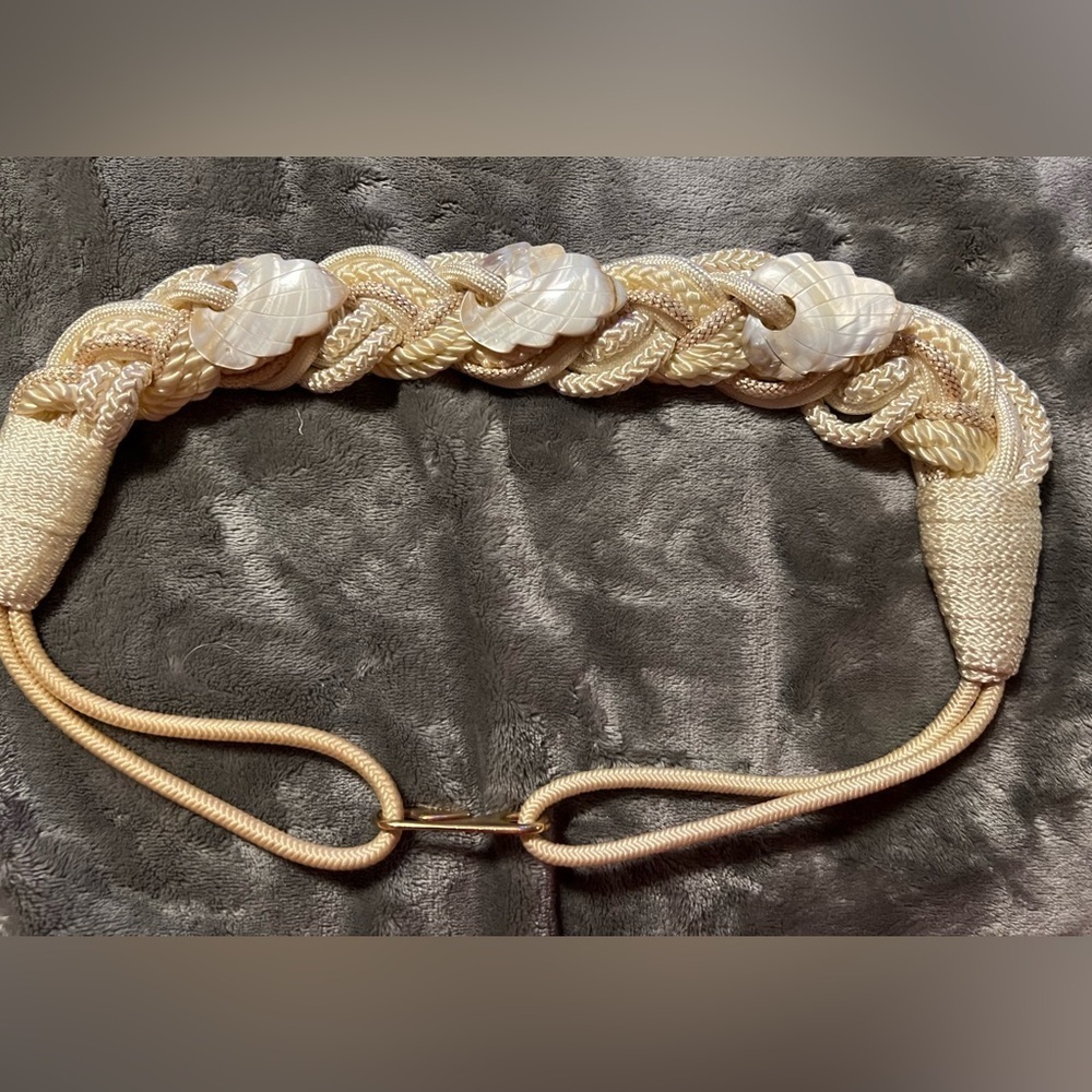 Vintage belt with mother of pearl.